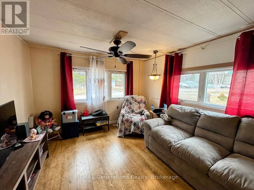 22 Jackson Crescent — photo 4 of 28