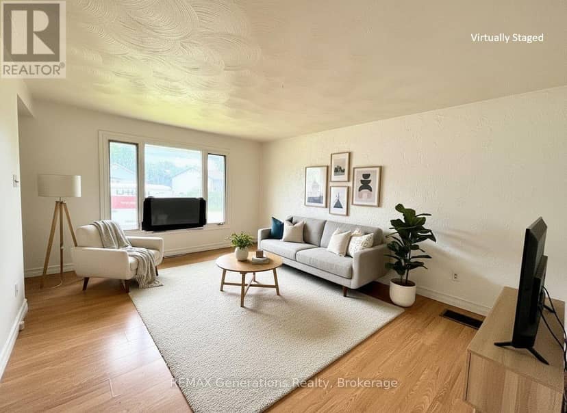 55 Neebig Avenue, Manitouwadge, photo 2