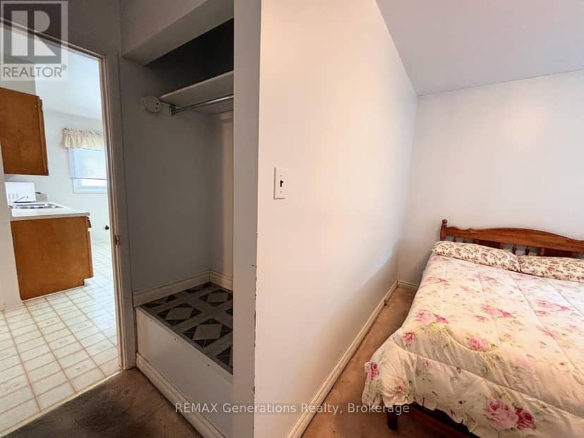 15 Falcon Avenue — photo 18 of 39