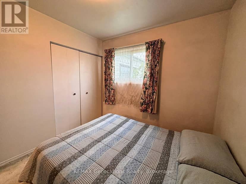 15 Falcon Avenue — photo 10 of 39