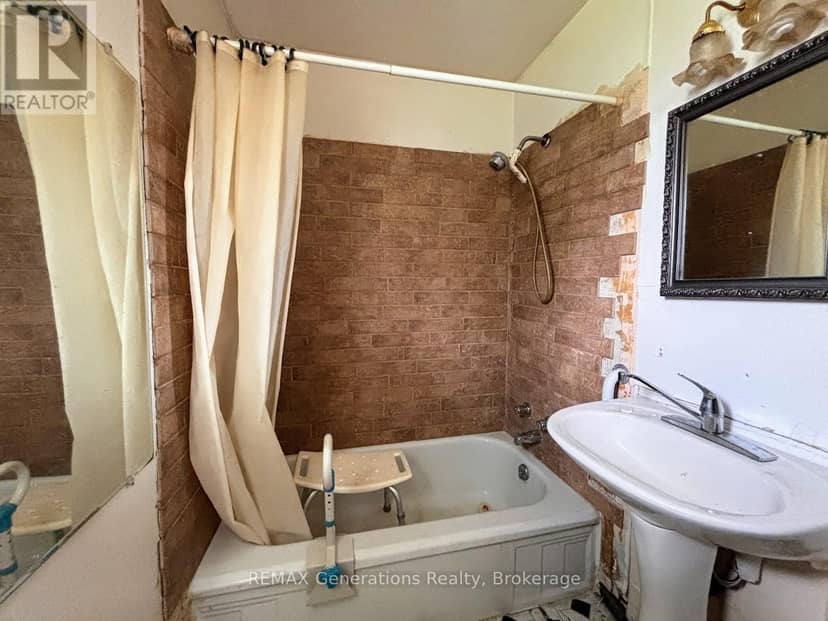 7 Mona Drive — photo 11 of 31