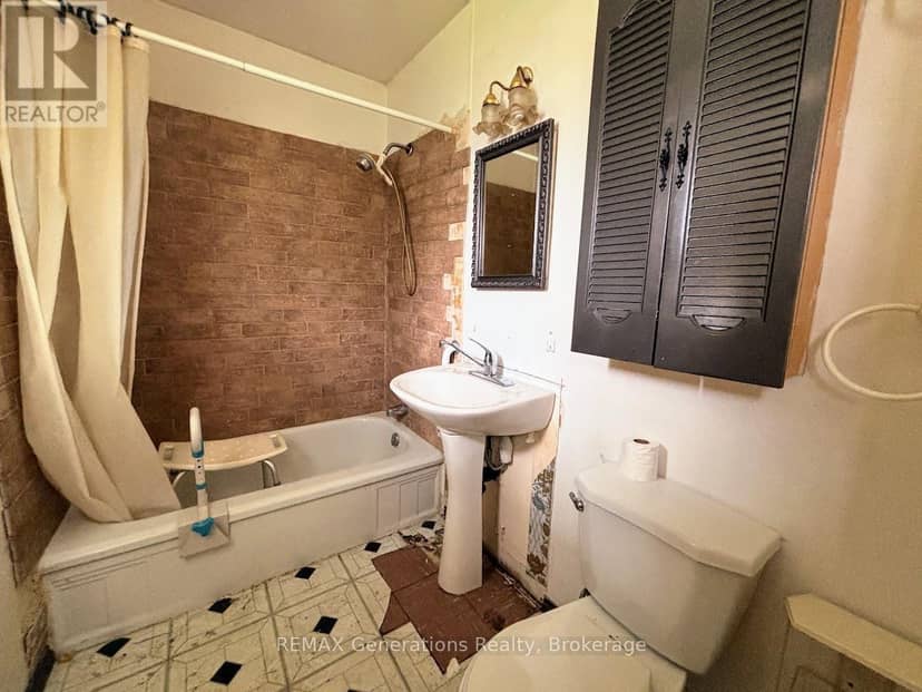 7 Mona Drive — photo 10 of 31