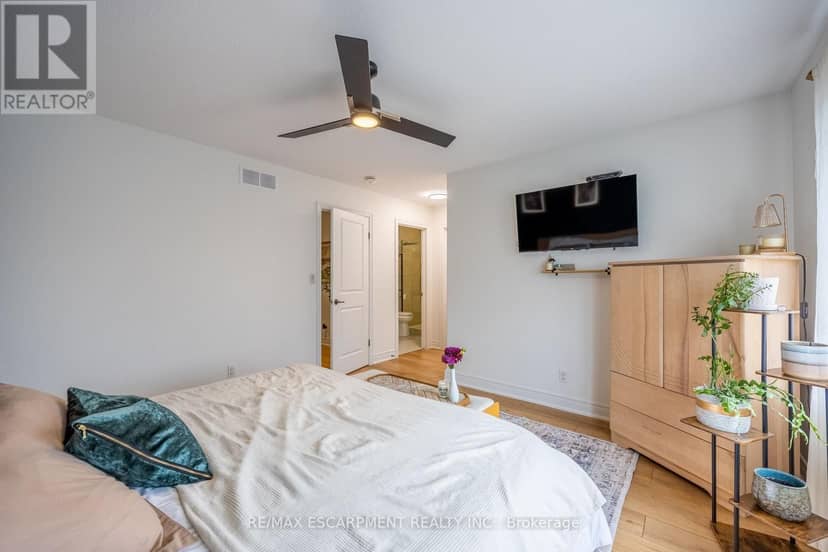 151 Lafayette Street E — photo 21 of 27