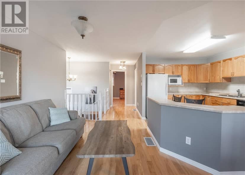 103 Cedar Green Drive — photo 10 of 32