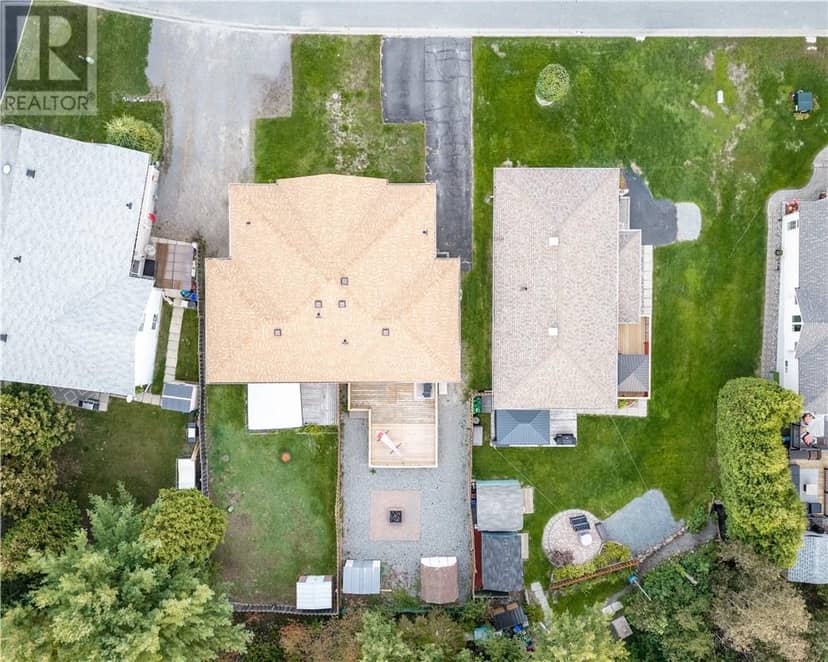 103 Cedar Green Drive — photo 32 of 32