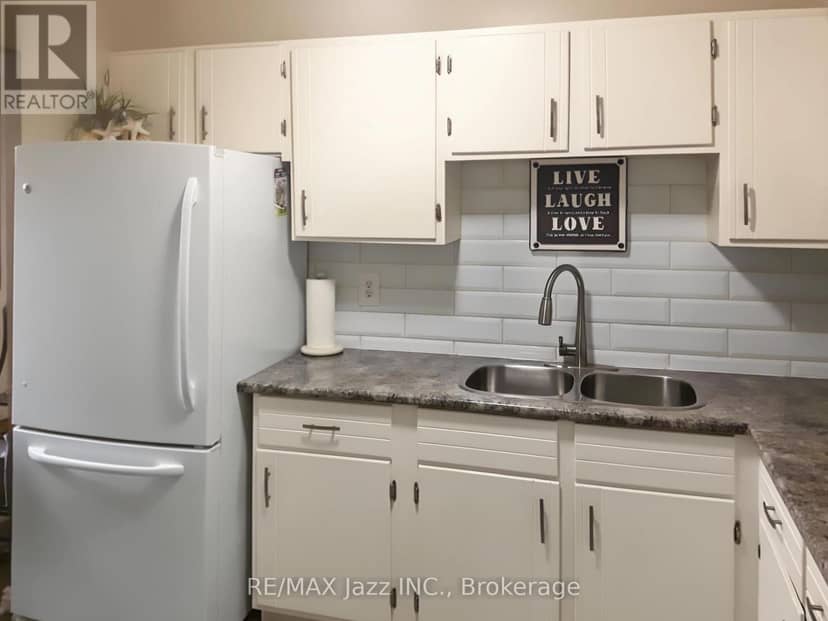 304 - 131 Taunton Road E, Oshawa, photo 2