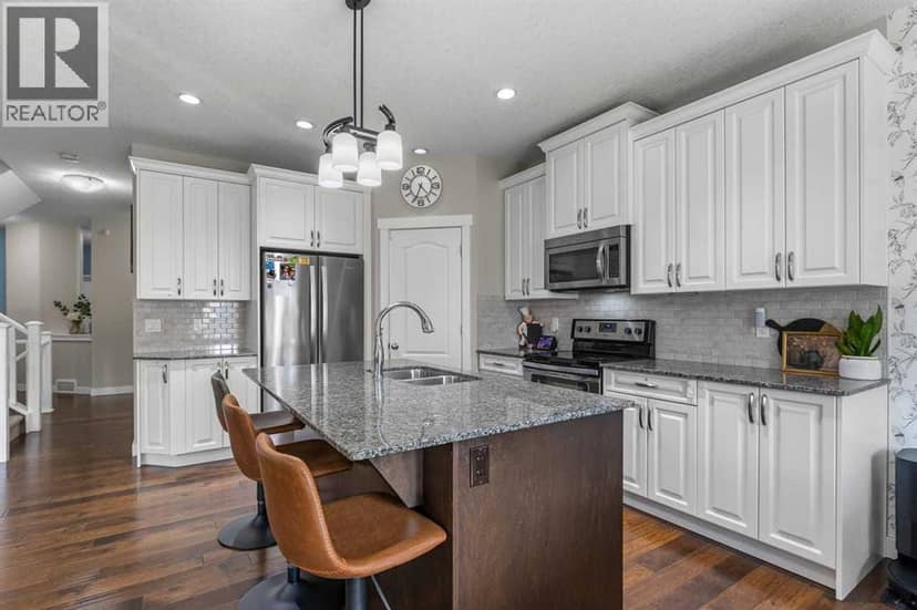 116 Kingsbury Close SE — photo 11 of 40