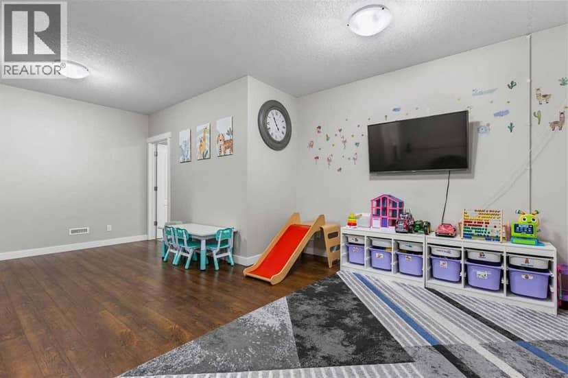 116 Kingsbury Close SE — photo 38 of 40