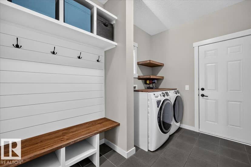 8515 19 AV SW — photo 12 of 40