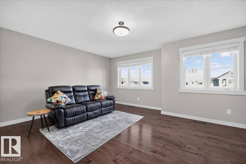 8515 19 AV SW — photo 20 of 40