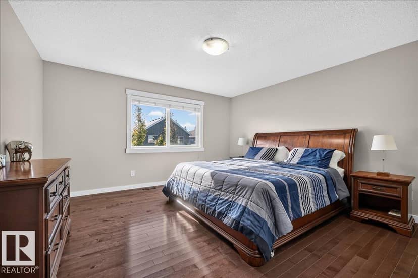 8515 19 AV SW — photo 23 of 40