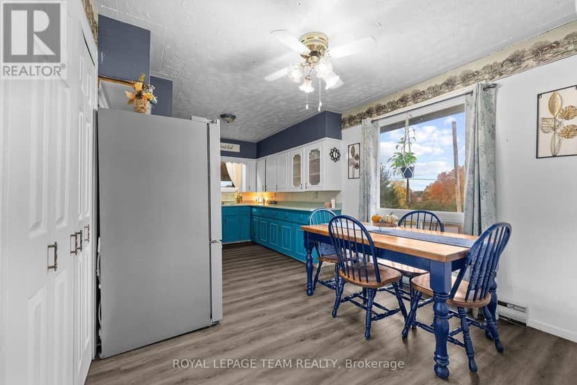 2380 Johnston Road — photo 15 of 40