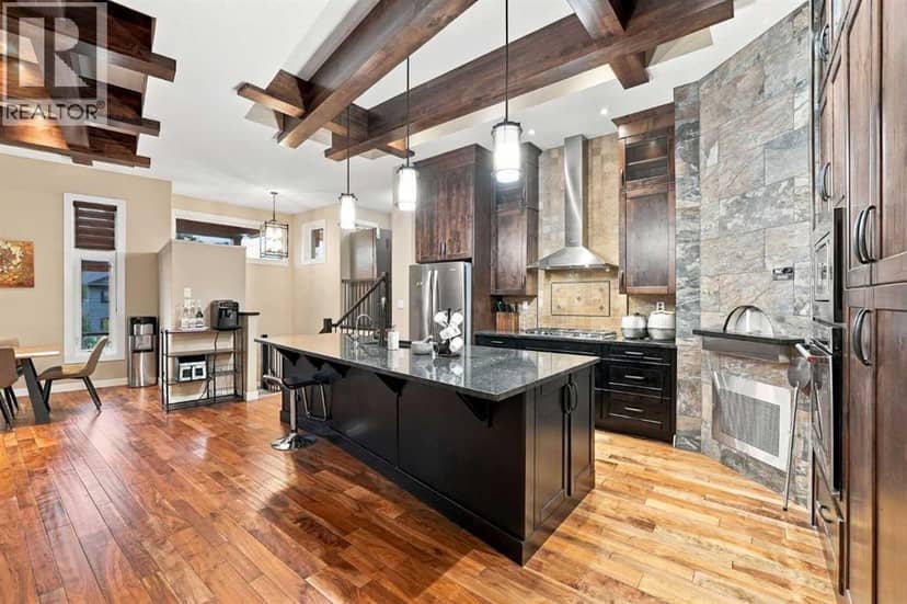 73 Lundberg Crescent — photo 11 of 40