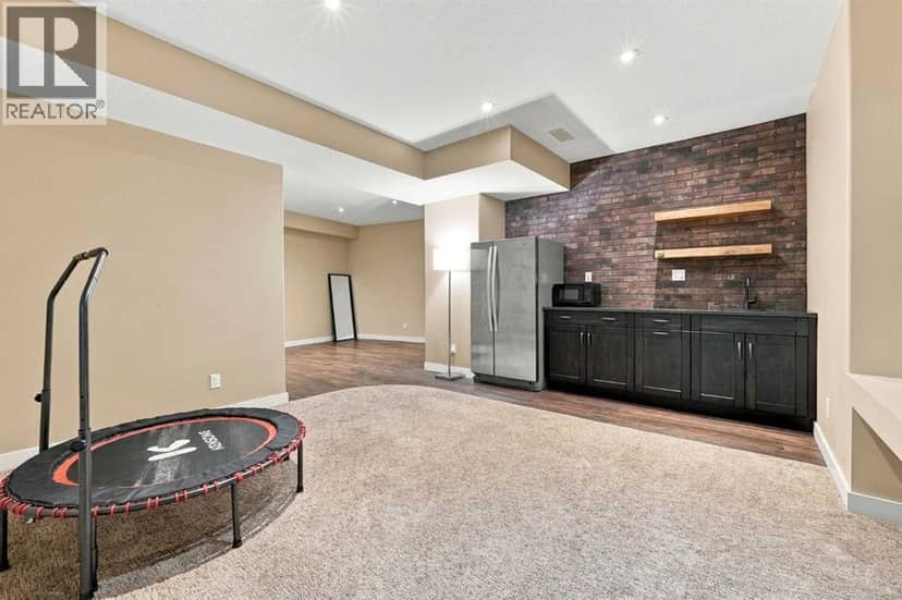73 Lundberg Crescent — photo 29 of 40