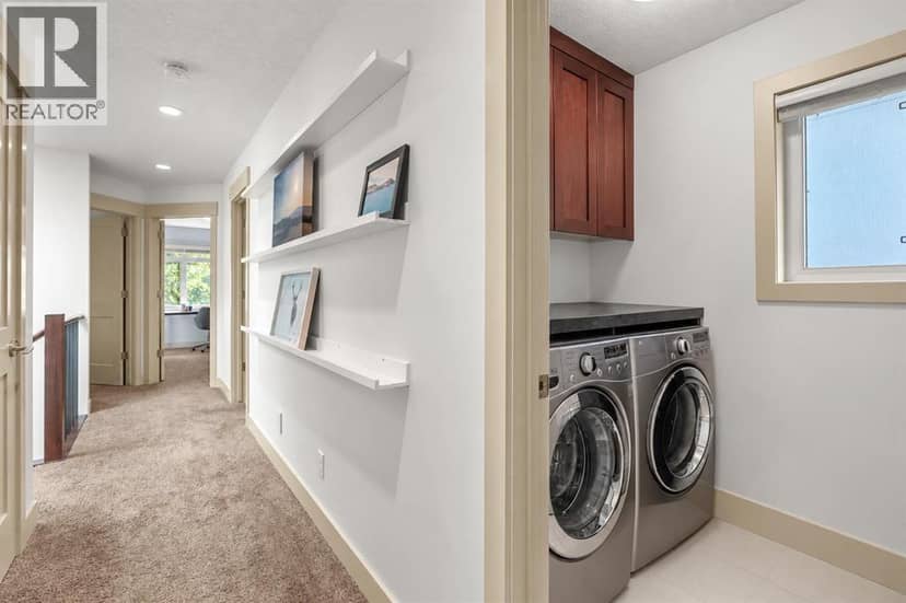 2028 37 Avenue SW — photo 24 of 40