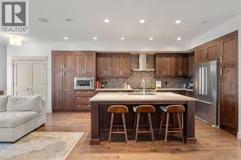 2028 37 Avenue SW, Calgary, photo 4