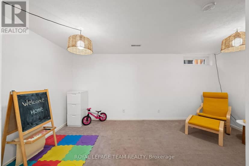 92 - 61 McClintock Way — photo 17 of 28