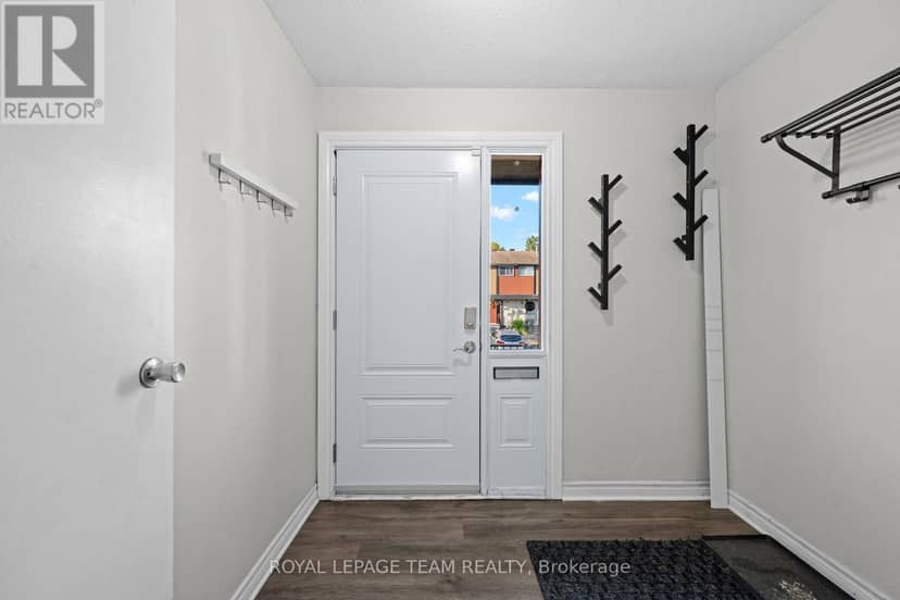 92 - 61 McClintock Way — photo 24 of 28