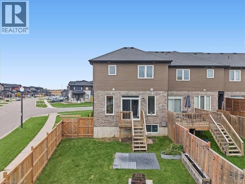 100 LINKS Crescent — photo 40 of 40