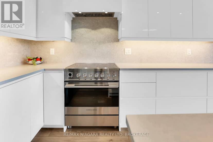 505 - 77 Yates Street — photo 20 of 40