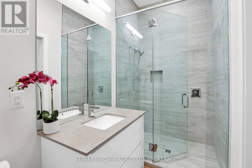 505 - 77 Yates Street — photo 30 of 40