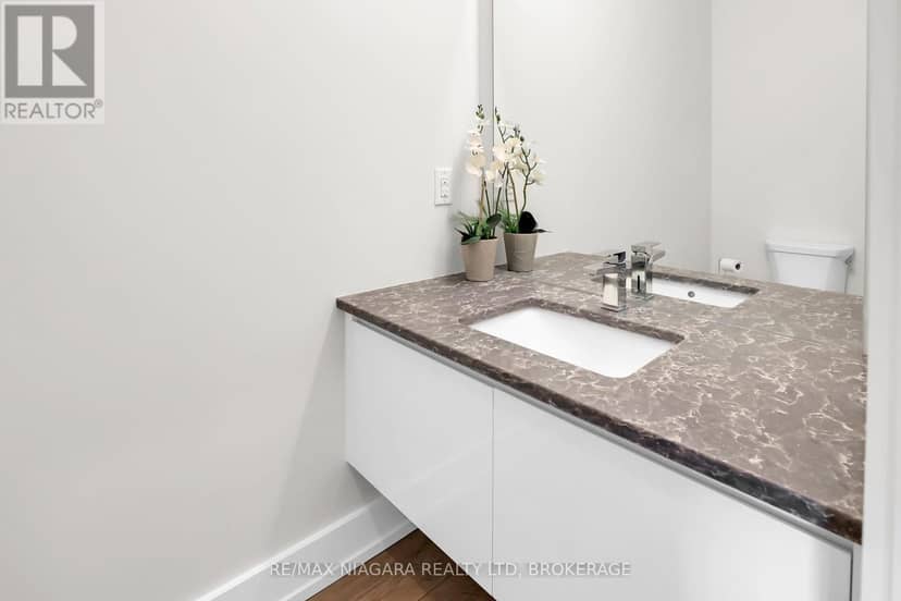 505 - 77 Yates Street — photo 32 of 40