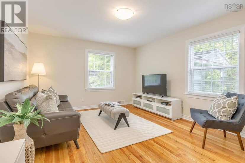 985 Beaufort Avenue — photo 16 of 40