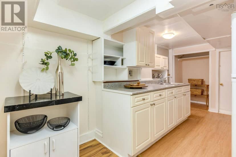 985 Beaufort Avenue — photo 35 of 40