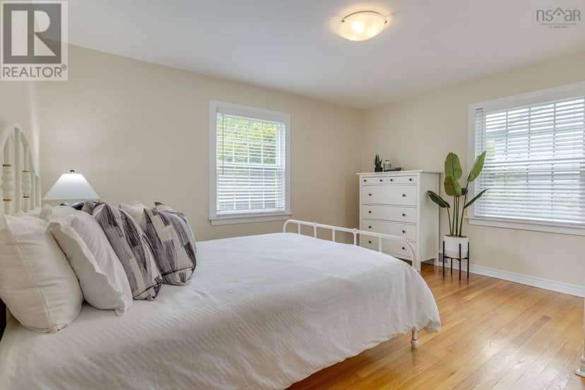 985 Beaufort Avenue — photo 17 of 40