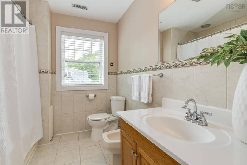 985 Beaufort Avenue — photo 31 of 40