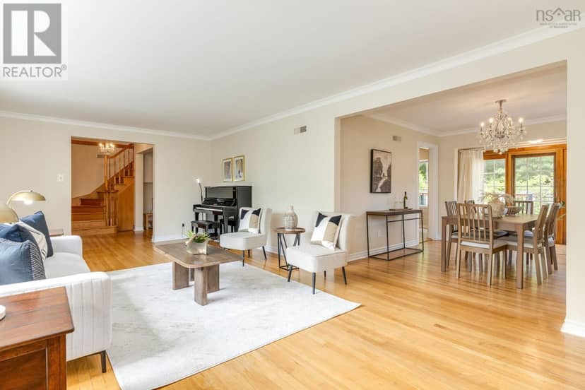 985 Beaufort Avenue — photo 4 of 40