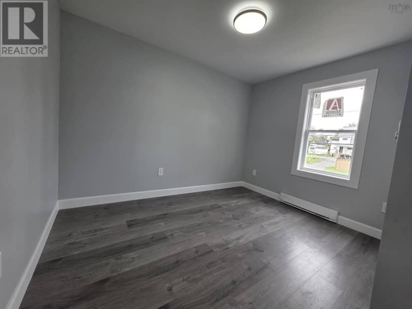 47 Blowers Street — photo 17 of 29