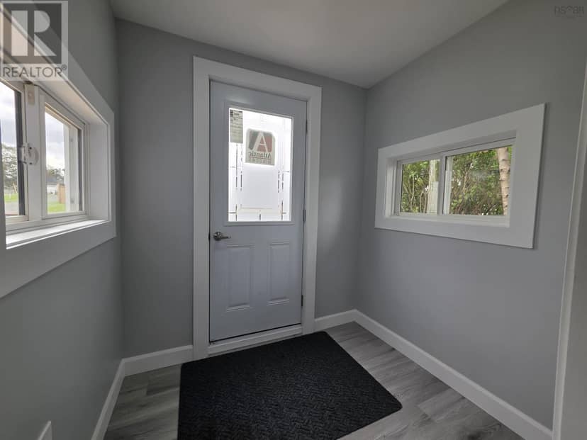 47 Blowers Street — photo 21 of 29