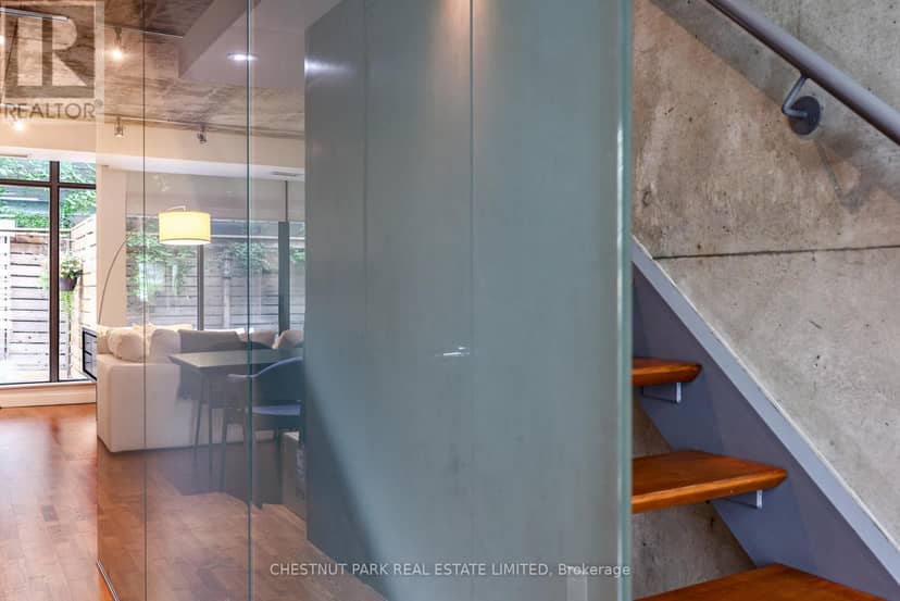 271 Mutual Street — photo 12 of 28
