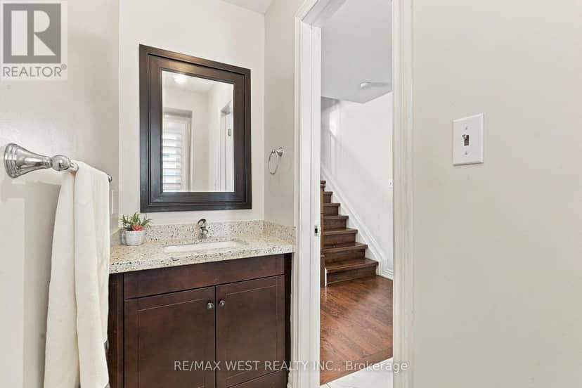 12 Waverly Street S — photo 14 of 40