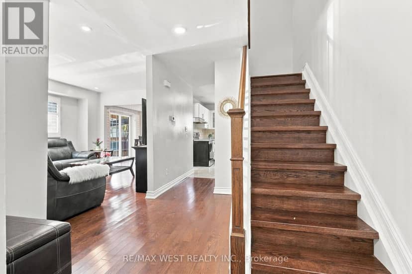 12 Waverly Street S, Oshawa, photo 5