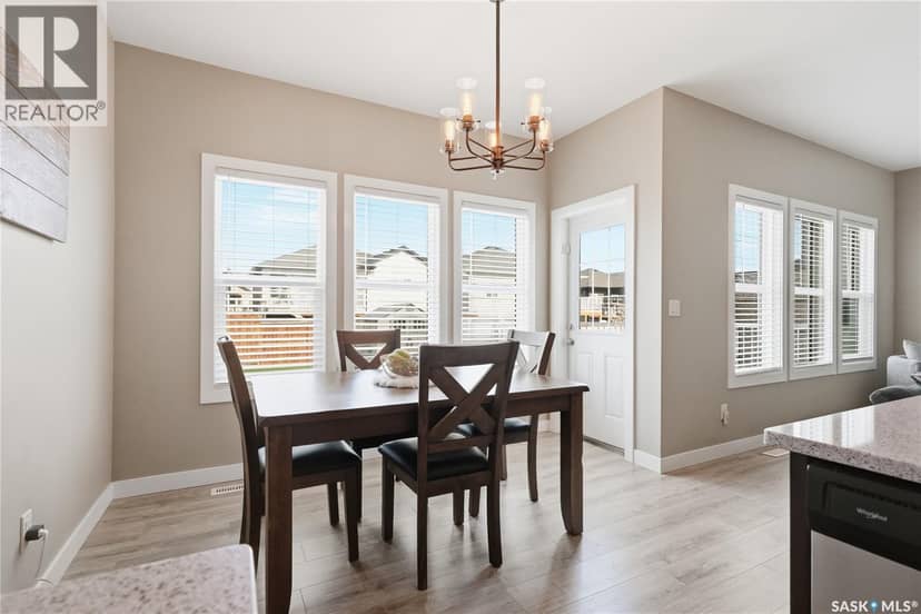 118 Stromberg CRESCENT — photo 16 of 40