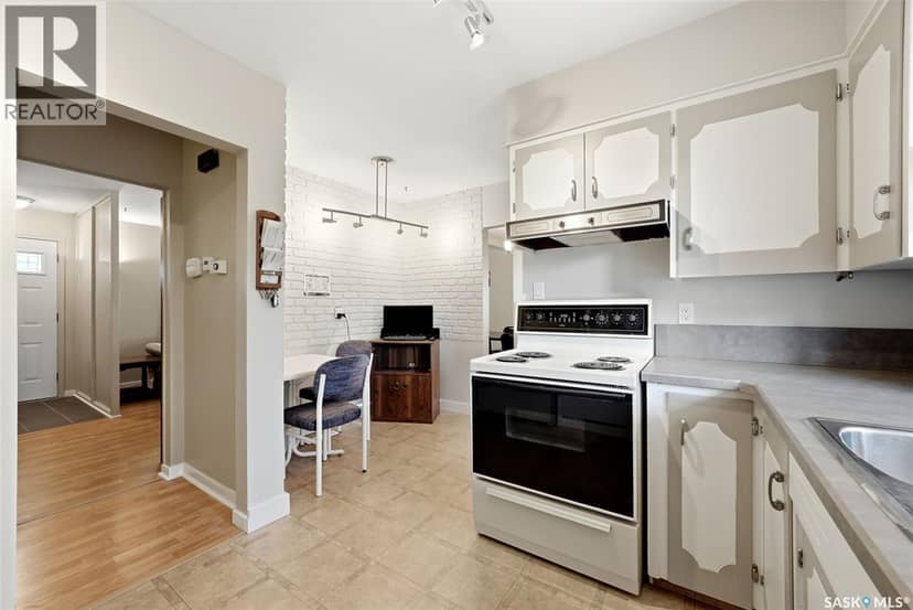69 Darke CRESCENT — photo 10 of 36