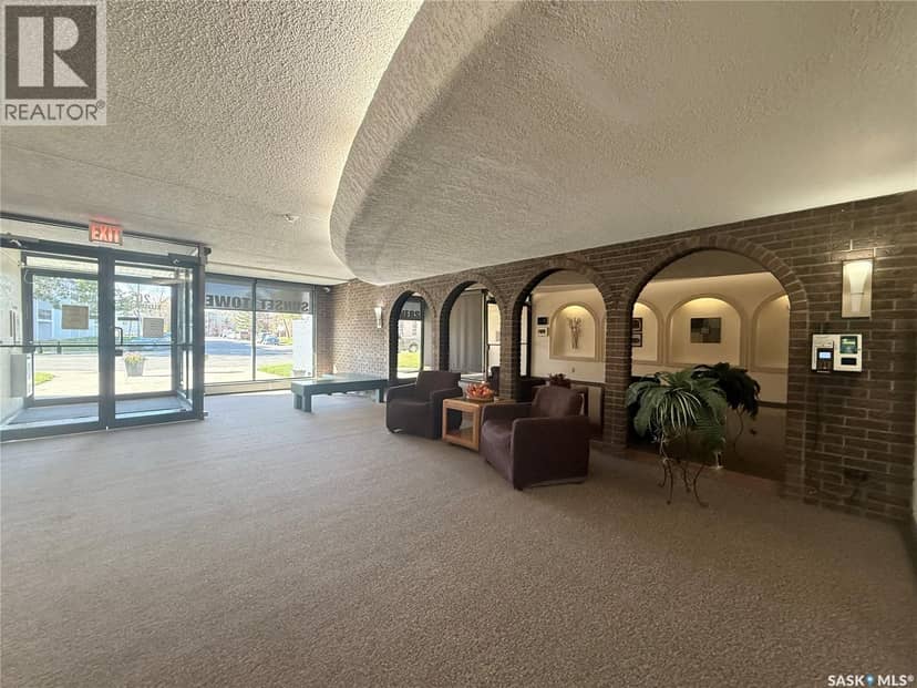 113 20 Kleisinger CRESCENT — photo 4 of 32
