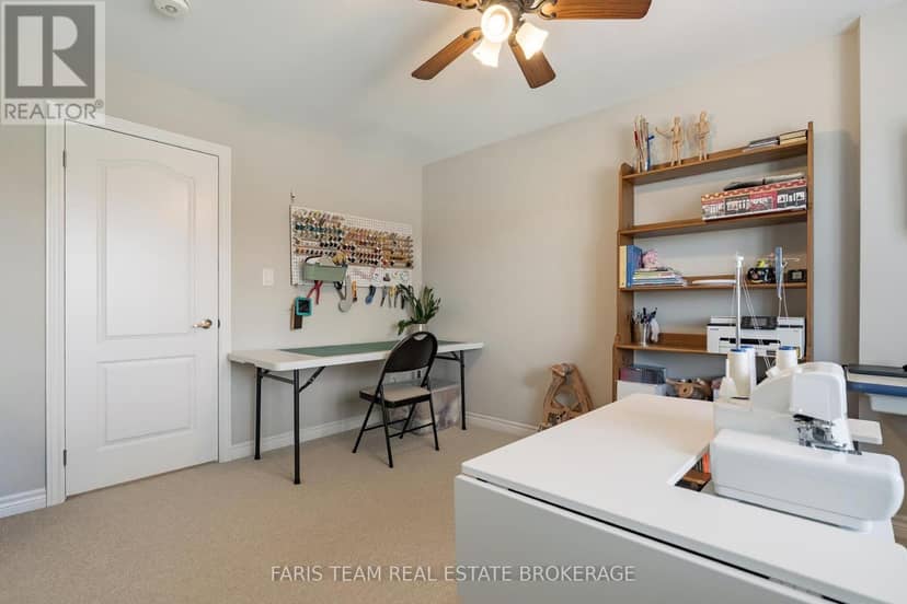 207 Springfield Crescent — photo 25 of 36