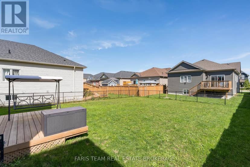 207 Springfield Crescent — photo 30 of 36