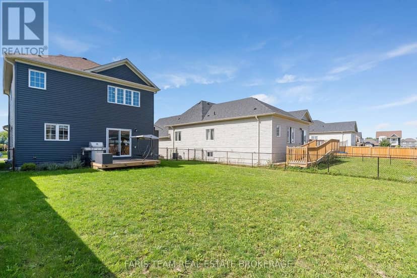 207 Springfield Crescent — photo 32 of 36