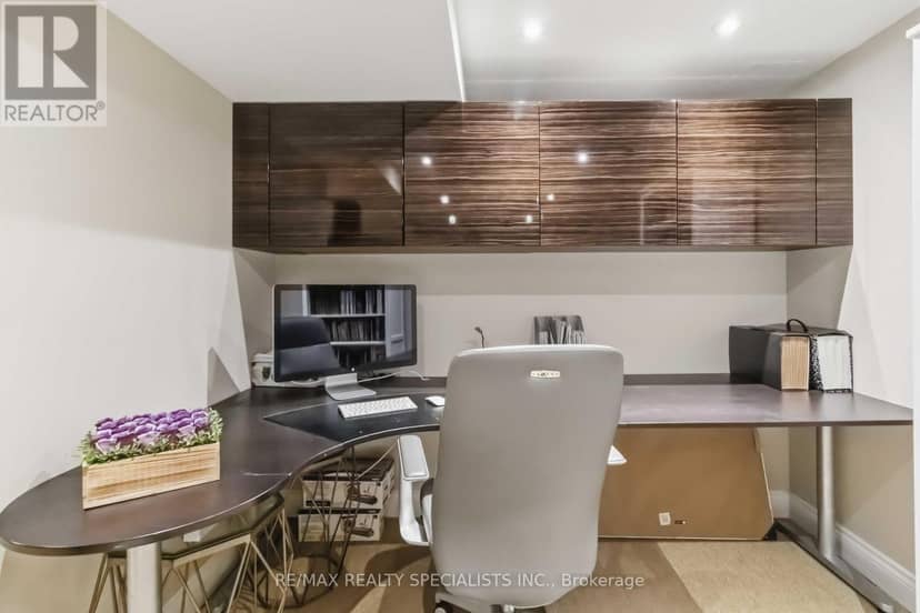 593 Renshaw Court — photo 35 of 40