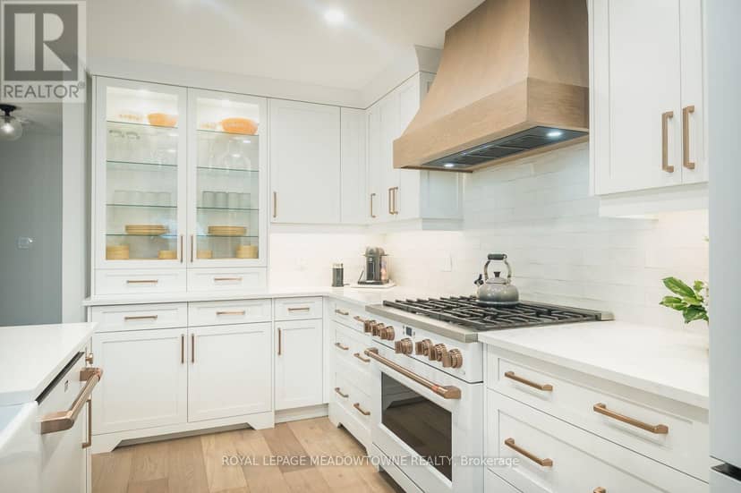 823 Laurier Avenue, Milton, photo 8
