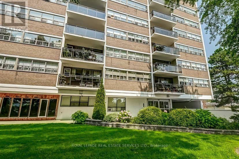 404 - 212 Kerr Street — photo 35 of 38