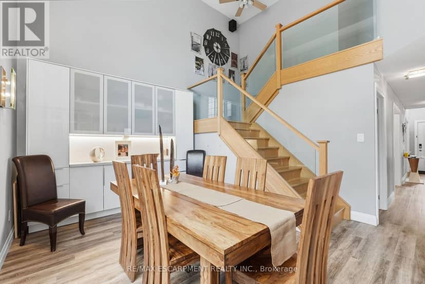 231 Parkside Drive — photo 13 of 40