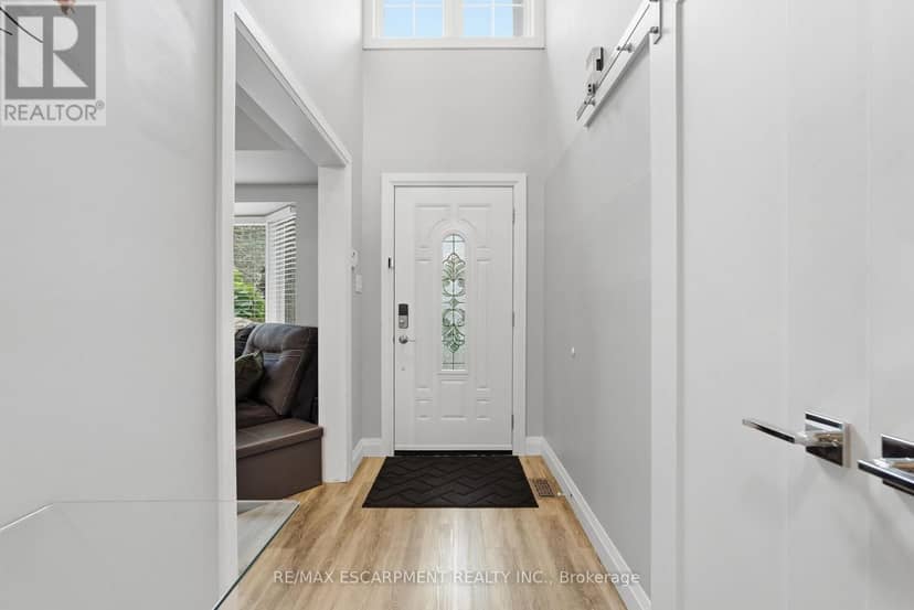 231 Parkside Drive, Hamilton, photo 3
