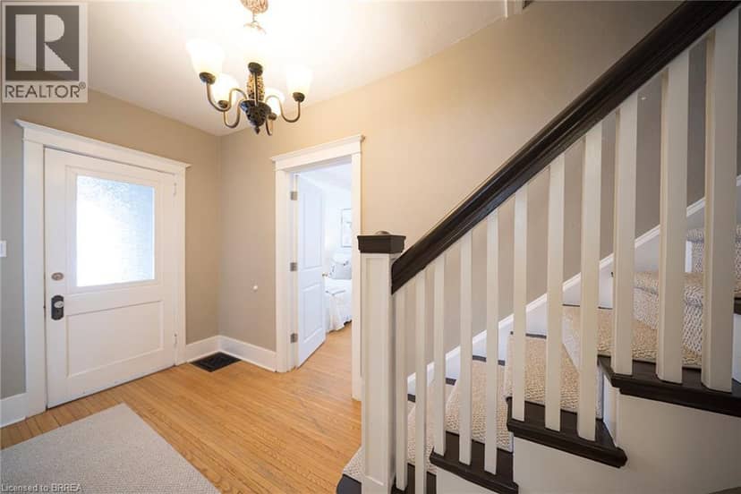 48 LINCOLN Avenue, Brantford, photo 3