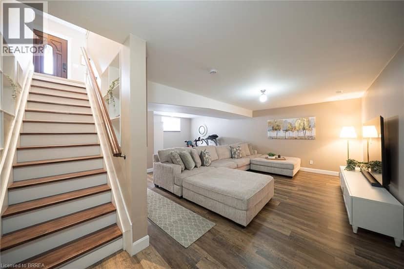 48 LINCOLN Avenue — photo 34 of 40