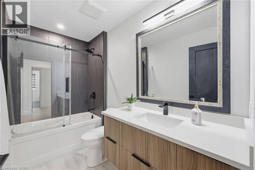 14 BERGENSTEIN Crescent — photo 33 of 40